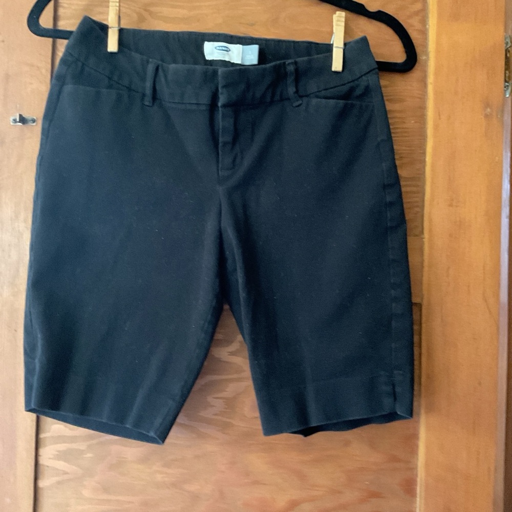 Old Navy Women's Classic Black Bermudas